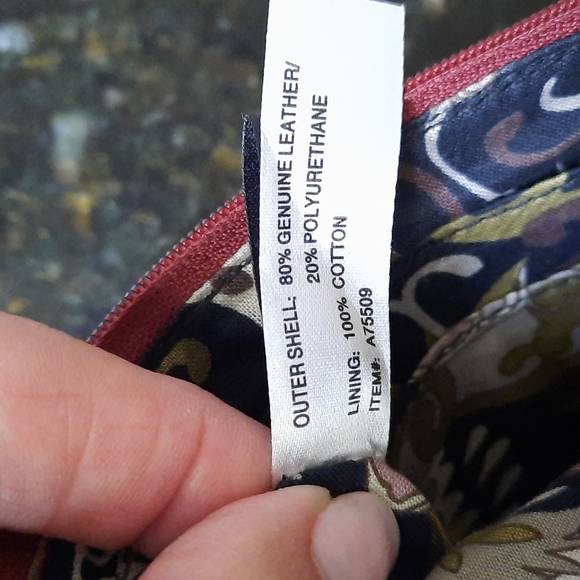 Stone Mountain red leather small clutch purse wristlet.  Great condition. - Picture 4 of 4